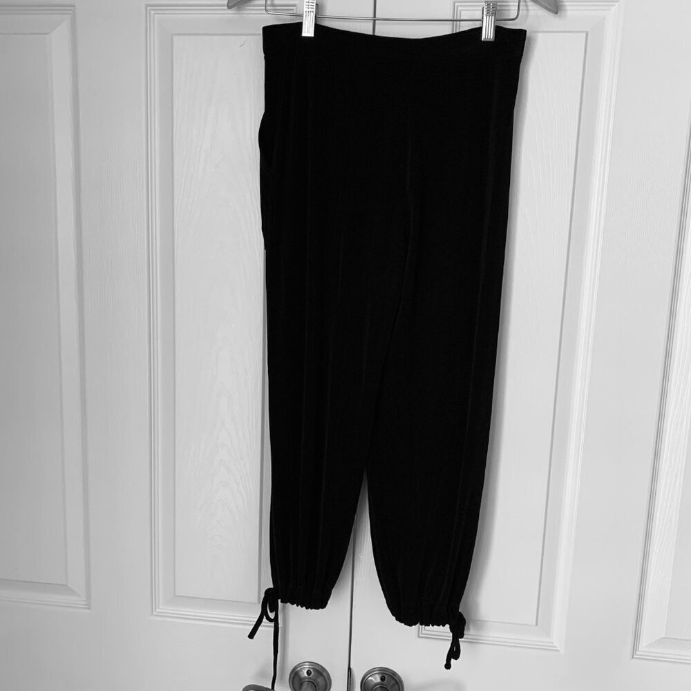 CHICO’S Slinky Travelers Ankle Drawstring Cinch Black Front Zip Pants Sz .5 - Picture 9 of 10